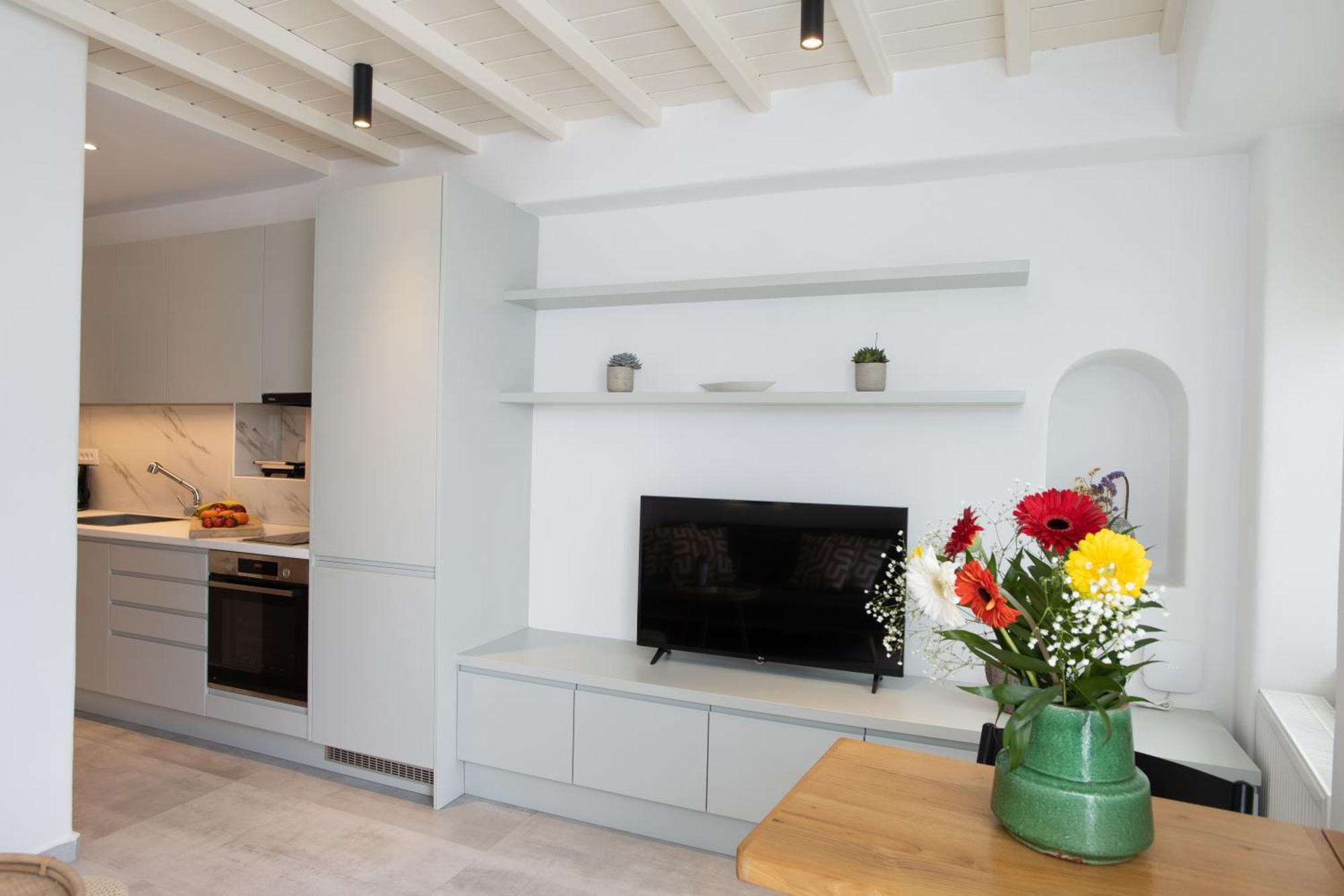 The Mykonos Bougainvillea Townhouse *